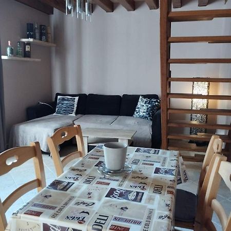 Charmante Petite Maison De Bourg Διαμέρισμα Autry-le-Chatel Εξωτερικό φωτογραφία